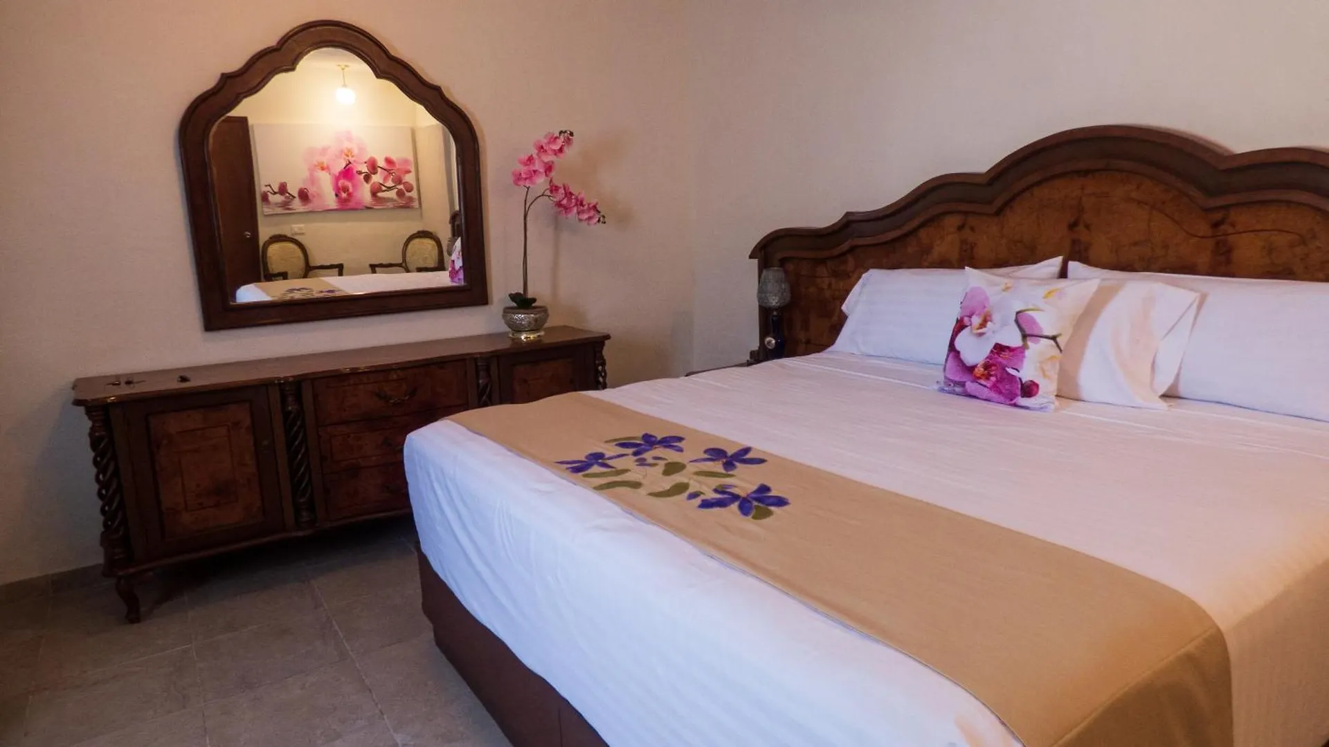 ****  Hotel Boutique Flores Y Gemas Merida Mexico