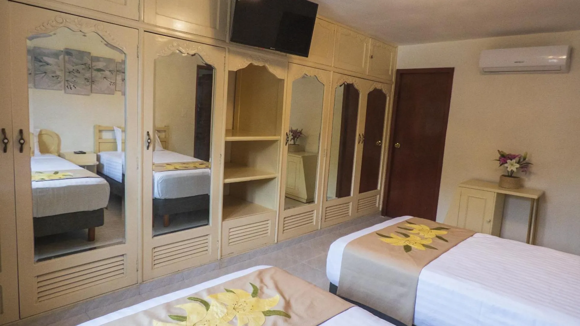 Hotel Boutique Flores Y Gemas Merida