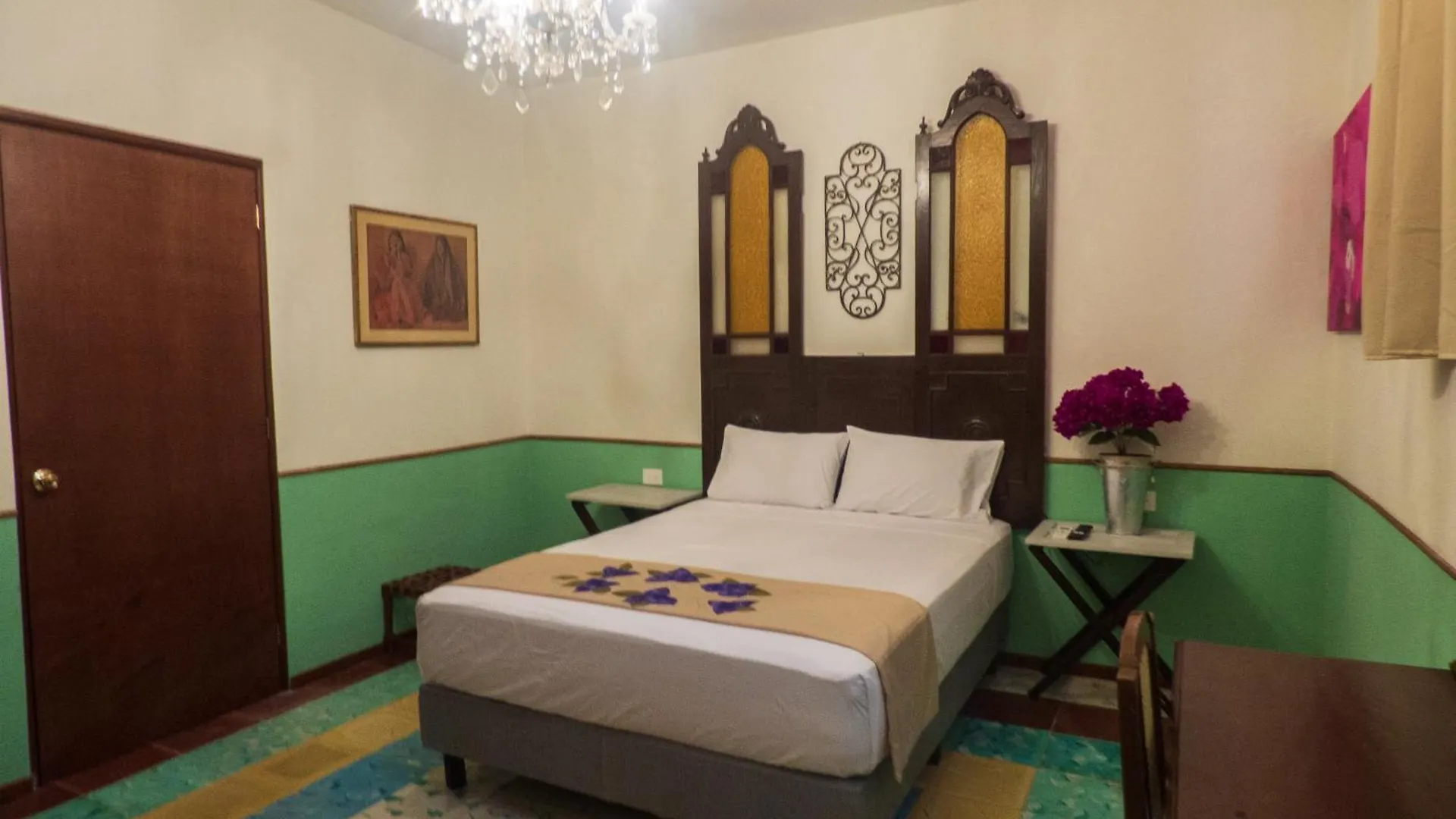 Hotel Boutique Flores Y Gemas Merida 4*,  Mexico